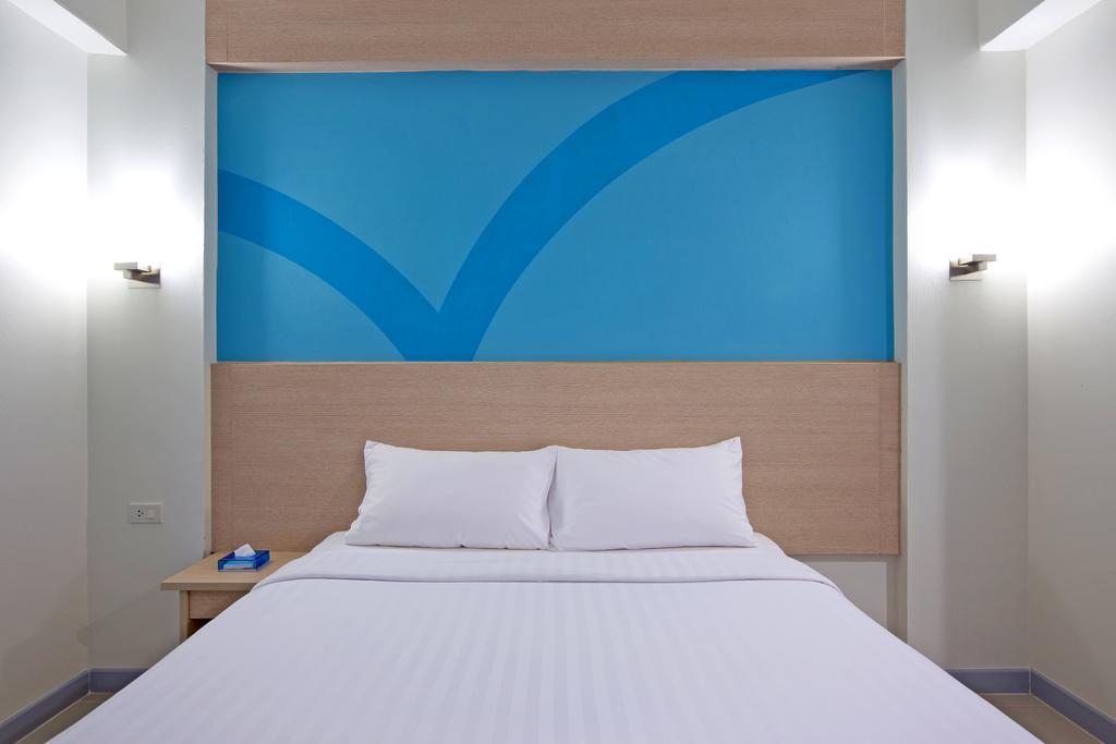 Hotel Hop Alabang Manila