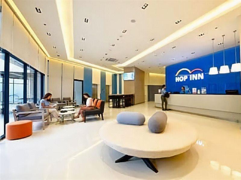 Hotel Hop Alabang Manila Muntinlupa City
